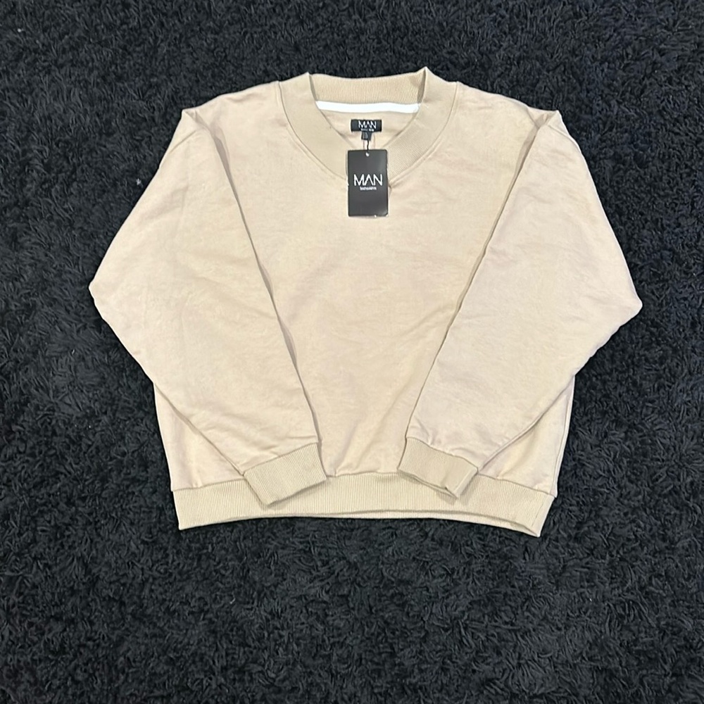 Brand New Boohoo Man V-neck sweater. Sand color.